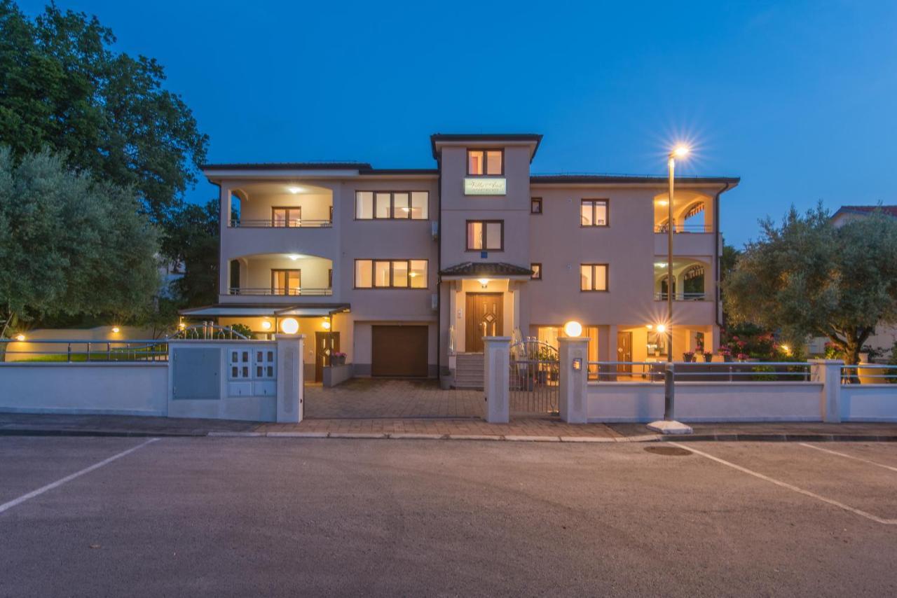 Apartments Villa Ana Porec Exterior photo