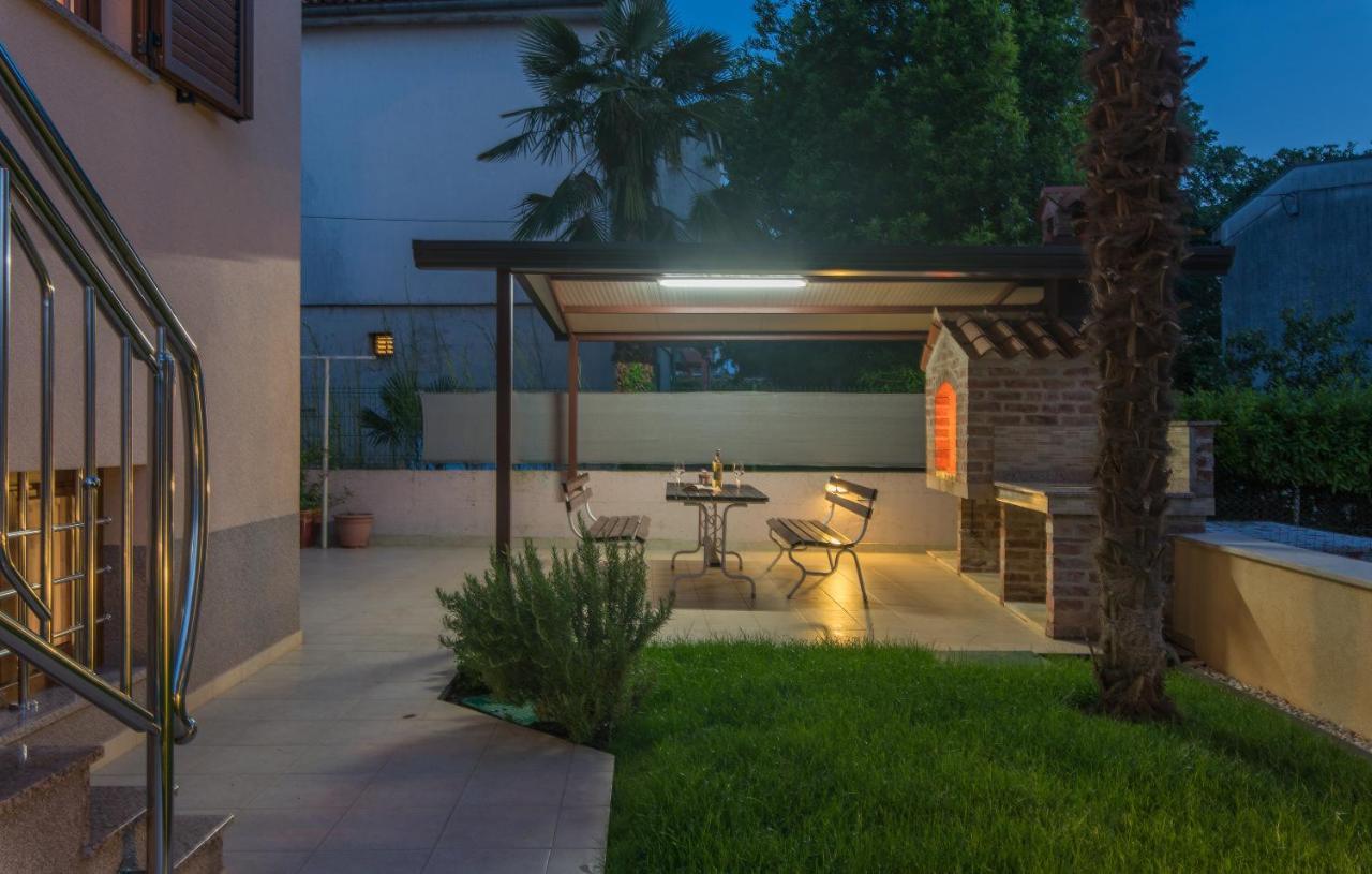 Apartments Villa Ana Porec Exterior photo