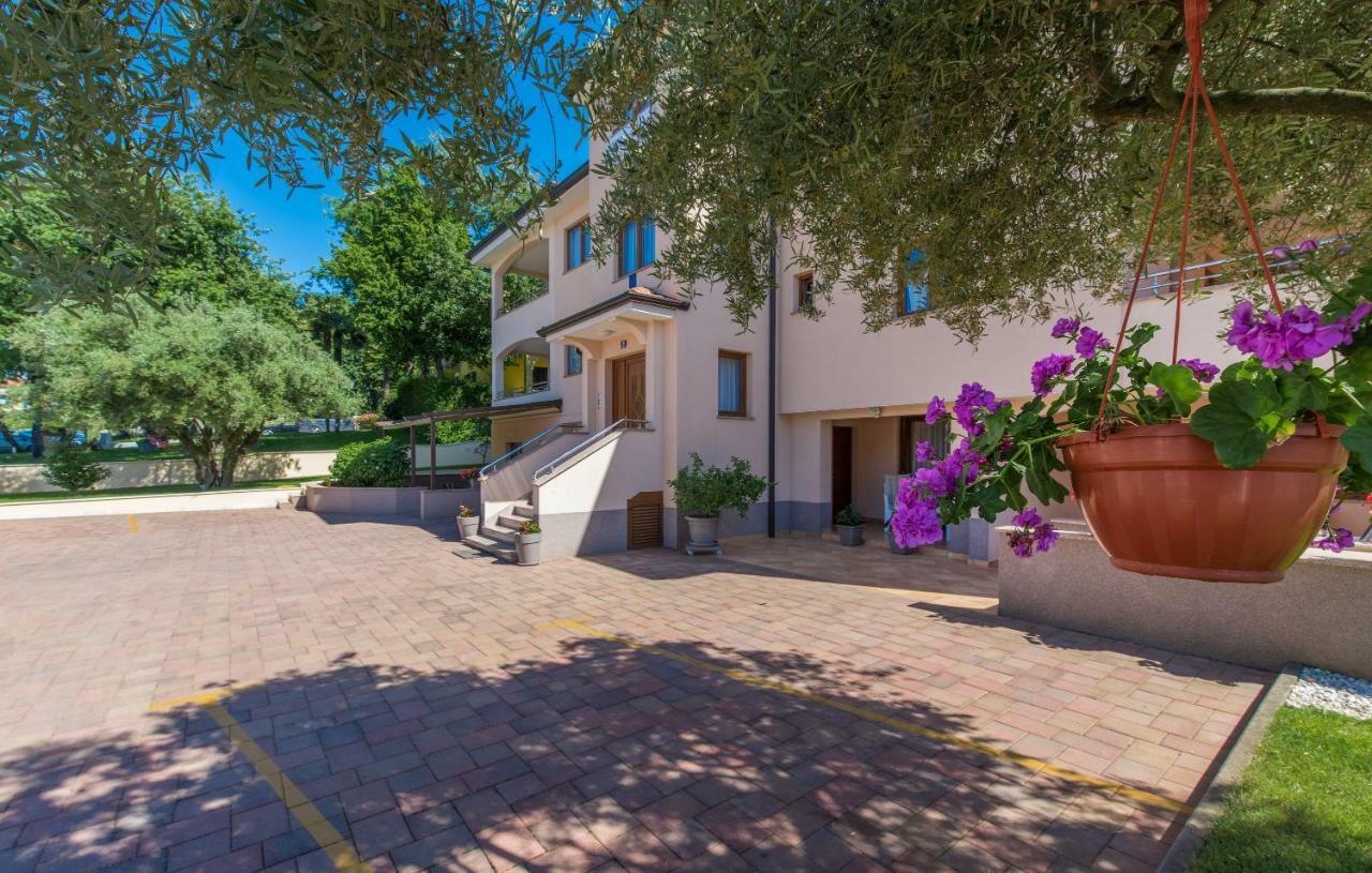 Apartments Villa Ana Porec Exterior photo